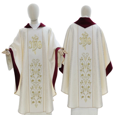 Chasuble gothique "IHS"